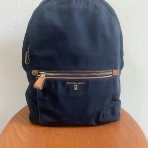 MICHAEL MICHAEL KORS
Kelsey Nylon Backpack
Navy Blue Travel Zip Up